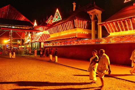 Templedarsan.com: GURUVAYUR TEMPLE KERALA