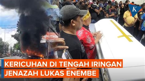 Iring Iringan Jenazah Lukas Enembe Diwarnai Kericuhan Aksi Lempar Batu