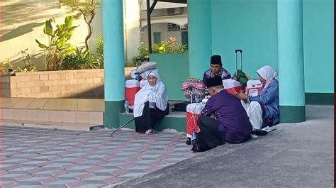 Gempa Jemaah Haji Di Asrama Haji Embarkasi Lombok Panik Karena Trauma