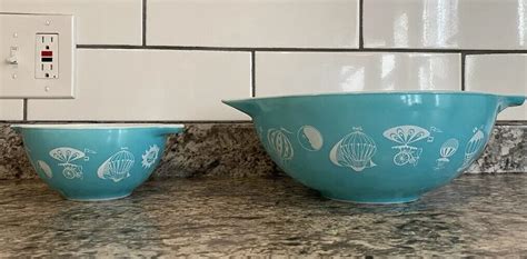 Vintage Pyrex Turquoise Hot Air Balloon Chip And Dip Set Values MAVIN