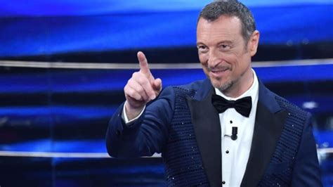 Sanremo 2025 Fiorello spoilera chi ci sarà al posto di Amadeus