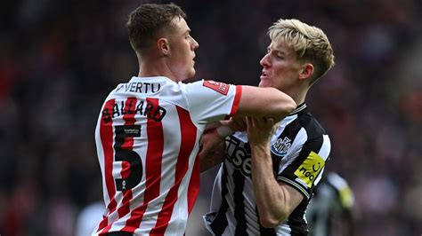 Sunderland 0 3 Newcastle Alexander Isak Scores Twice As Magpies Win First Wear Tyne Derby Since