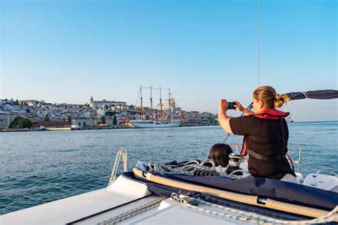 Lisboa Passeio De Barco De 1 Ou 2 Horas No Rio Tejo Getyourguide