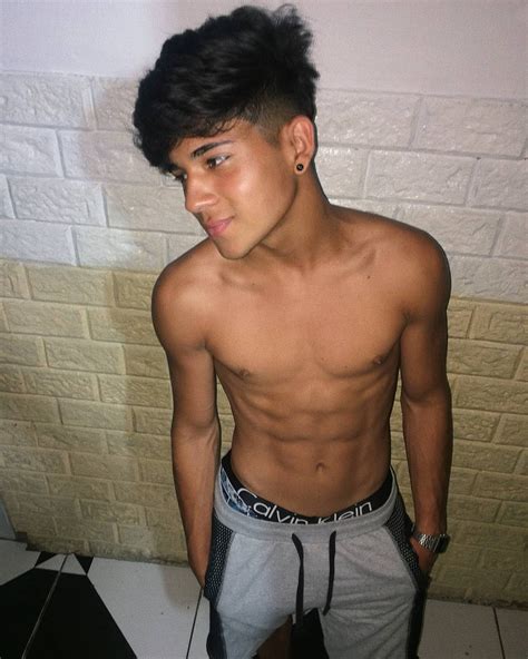 Hot Guys Sagging And Socks Pull Your Sweat Pants Lower Bro