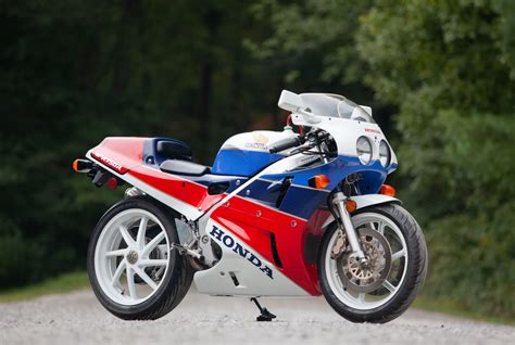 Honda RC166 Gp Racer - 1/12 Model - (SILODROME)