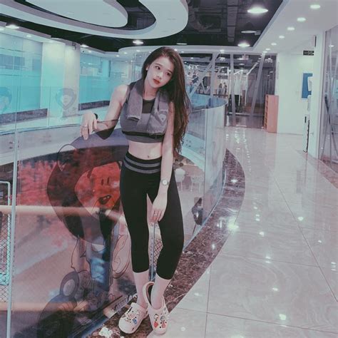 năm và lần diện bikini đưa Linh Ka từ cô bé bắt trend gây sốc trở thành thiếu nữ sở hữu body