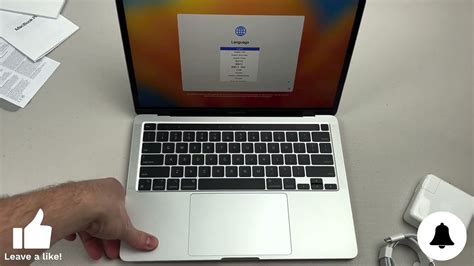 Unboxing the MacBook Pro 13 inch 2022 M2 Chip - iPhone Wired