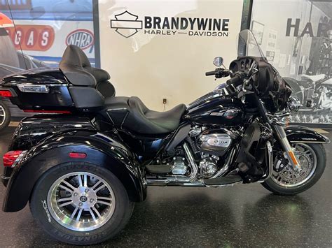 2023 Harley-Davidson® Tri Glide® Ultra Vivid Black FLHTCUTG | Brandywine Harley-Davidson®