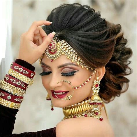 15 Perfect Bridal Hairstyles For Indian Wedding Updo