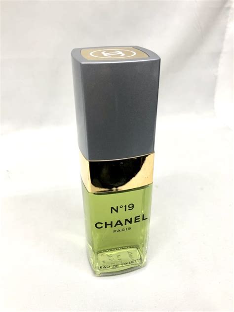 Yahooオークション ほぼ未使用品 Chanel シャネル No19 Eau De Toil