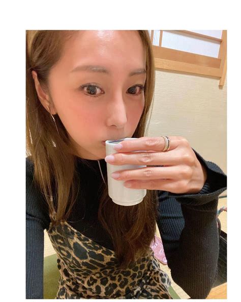 熊切あさ美さんのインスタグラム写真 熊切あさ美instagram「今日も一日お疲れ様でした☺️ 今日は顔が腫れ気味な日 ヒレ酒で幸せ☺