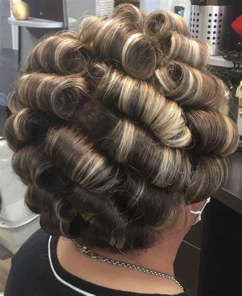 Vintage Hairstyles Curled Hairstyles New Perm Frosted Hair Hair