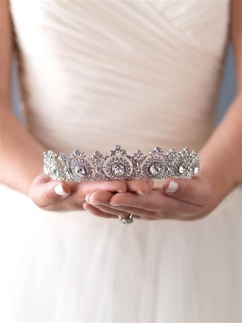 20 Bridal Crowns Tiaras That Are So Unique Absolutely Stunning Artofit