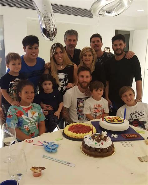 El clan del crack quién es quién en el palco vip de la familia Messi