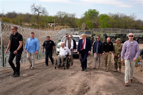 Live Updates Biden Trump Visit Us Mexico Border In Reelection Effort