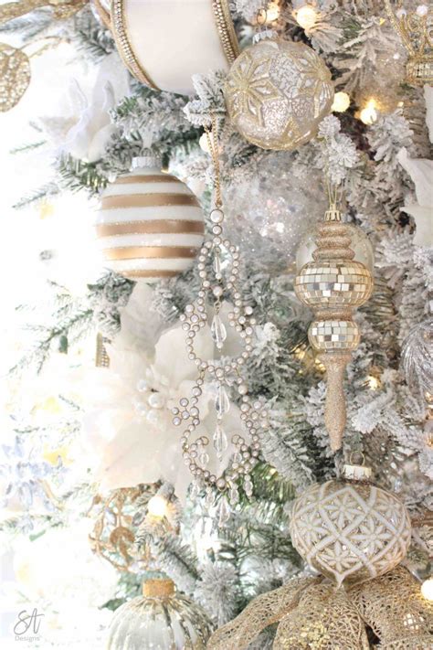 Glam White And Gold Living Room Christmas Tree And Mantel Gold Christmas Decorations Gold