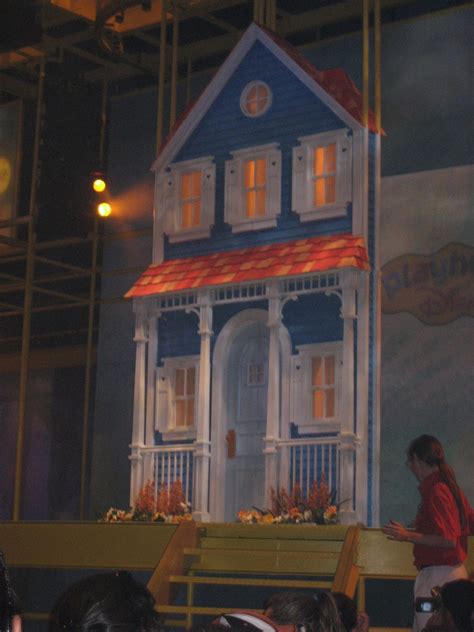 Bear in the Big Blue House Set Piece at Playhouse Disney – Live on Stage!