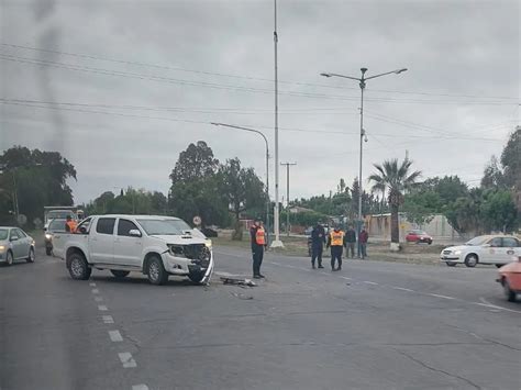 Dos Camionetas Chocaron De Frente