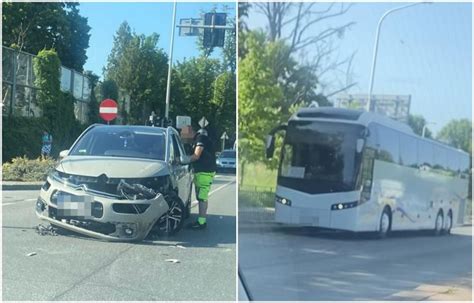 Wypadek na południu Wrocławia Samochód osobowy zderzył się z autobusem