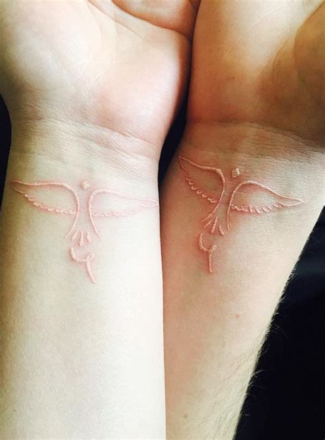 25 Hermosos Tatuajes De Tinta Blanca Que Te Van A Encantar