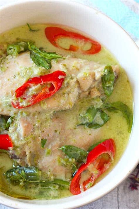 Easy Thai Green Curry Chicken Recipe - El Mundo Eats