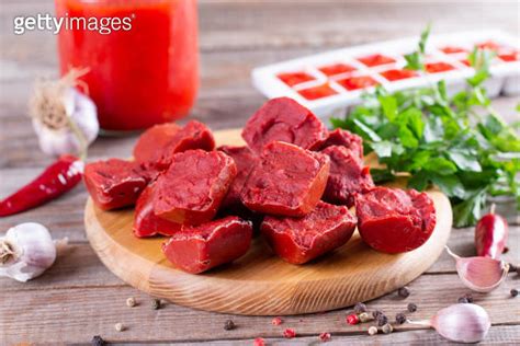 Frozen Tomato Paste On A Cutting Board Life Hacks Simple Way To Store Vegetables 이미지