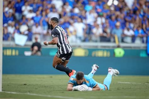 Hulk Chega Ao 10º Clássico Pelo Atlético Mg Com O Cruzeiro Como Maior