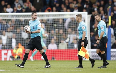 Leeds v Arsenal suspended for 38 minutes due to power cut | Reuters