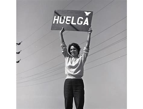 Una Vida Dolores Huerta National Portrait Gallery