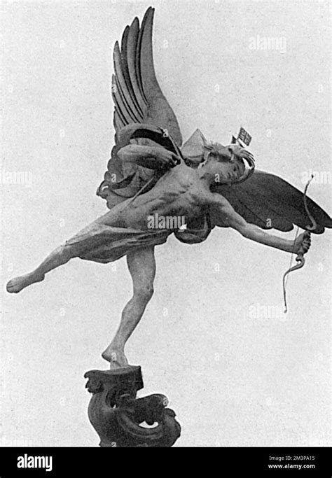 Eros In Piccadilly Circus With Flags On His Head WW1 Stock Photo Alamy