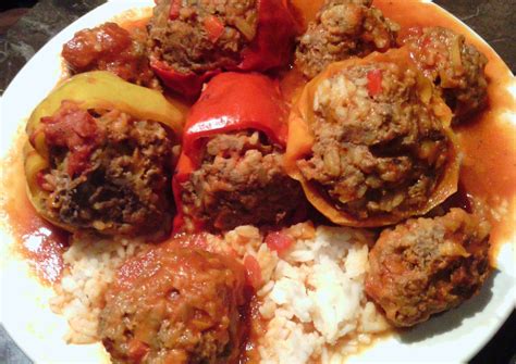 Hungarian Stuffed Peppers Recipe by crimsonpeppercorn - Cookpad