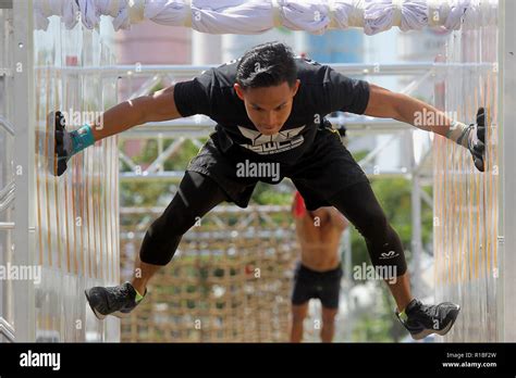 Obstacle Course Racing Ocr Hi Res Stock Photography And Images Alamy