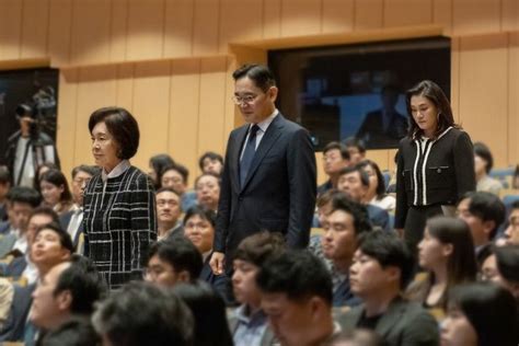 홍라희·이부진·이서현 삼성전자 주식 2조 매각“상속세 납부”