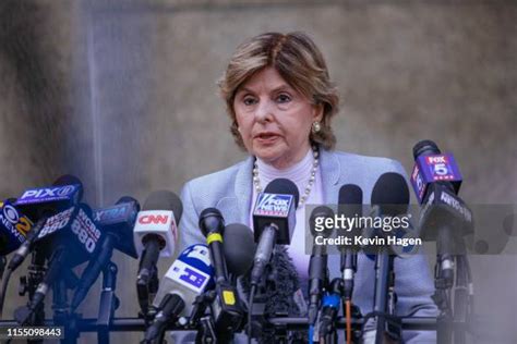 Gloria Allred Photos Photos and Premium High Res Pictures - Getty Images