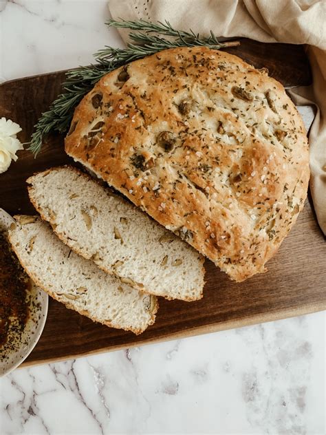 Skillet Rosemary Olive Bread