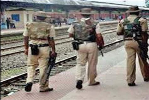 No Instruction To Give Pistols In Place Of Rifles To Rpf Jawans On