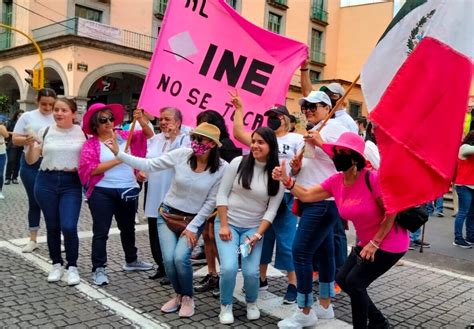 Marchan En Xalapa A Favor Del INE NBC Diario