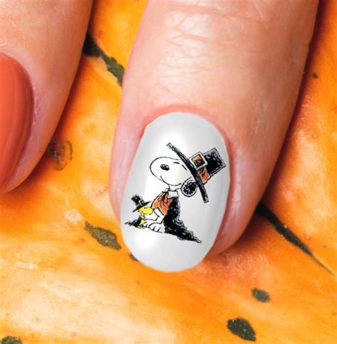 A Charlie Brown Thanksgiving Snoopy Peanuts Nail Art Decals - Moon ...