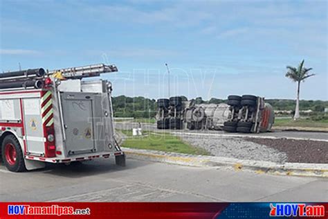 Hoy Tamaulipas Vuelca Pipa Cargada Con 32 Mil 500 Litros De Turbosina