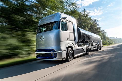 Mercedes Benz Genh2 Fuel Cell Truck Received Approval For Use On Public