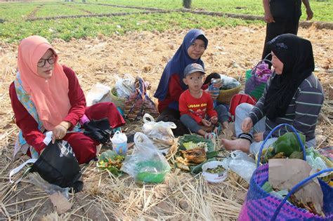 Tradisi Unik Sedekah Bumi