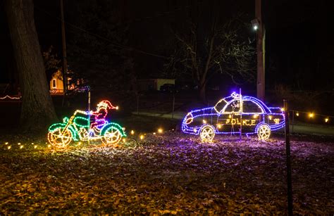 Christmas Lights In Michigan: 15 Festive Options - Midwest Explored