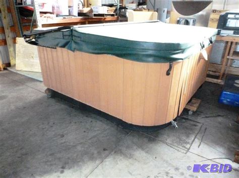 Marquis Euphoria 90 X 90 Hot Tub With Spa Mate Cover Marquis