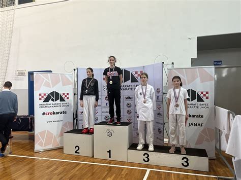 Četiri zlatne medalje za Karate klub Široki Brijeg Jabuka tv