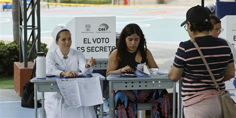 Las Elecciones De Ecuador Cierran Con El De Participaci N