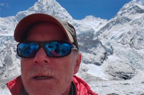 American Climber Dies On Everest Amid Summit Traffic Jams