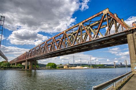 Strongest Truss Bridge In The World - Design Talk
