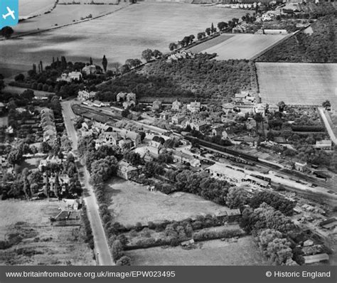 Epw023495 England 1928 Shepperton Railway Station Shepperton 1928