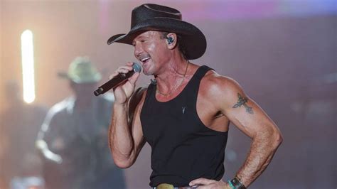 10 Best Tim McGraw Songs of All Time - Singersroom.com