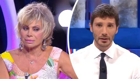 Carmen Russo Smentisce Il Gossip Su Stefano De Martino Durante Storie